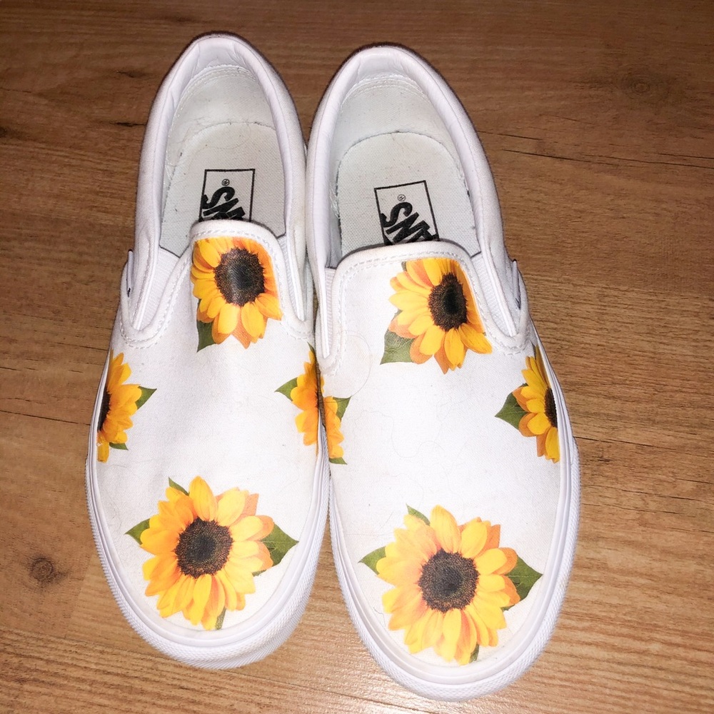 CUSTOM VANS